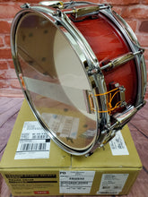 Load image into Gallery viewer, Pearl *Pre-Order* Session Studio Select Antique Crimson Burst 14x5.5" Mahogany Snare Drum WorldShip | NEW | Special Order | Authorized Dealer