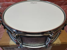 Load image into Gallery viewer, Ludwig Legacy Mahogany 5x14 Silver Sparkle 8-Lug Snare Drum | Authorized Dealer