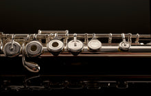 Load image into Gallery viewer, Pearl Flute Elegante 795 Series Offset G, B-footjoint, w/Split-E Mechanism +Maintenance Kit, Rod & Case | +2-Day | WorldShip | Authorized Dealer