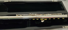 Load image into Gallery viewer, Pearl *Pre-Order* Flute Quantz 665 Series Offset G/B-Foot/Closed Hole/Split-E Mech +Cleaning Kit & Case Special Order | WorldShip | Authorized Dealer