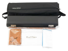 Load image into Gallery viewer, Pearl Flute Quantz 665 Series Offset-G/C-Footjoint/Split-E/Closed Hole/Vigore 3K Gold Lip Gold Lip-Plate, C-Sharp Trill Key, and D-Sharp Roller +CASE | +2-Day | Dealer