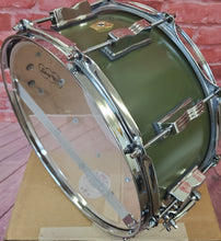Load image into Gallery viewer, Ludwig *Pre-Order* Classic Maple 6.5x14" Heritage Green Kit Snare Drum | Made in the USA | Special Order | Authorized Dealer