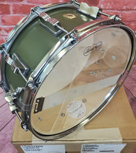 Load image into Gallery viewer, Ludwig *Pre-Order* Classic Maple 6.5x14" Heritage Green Kit Snare Drum | Made in the USA | Special Order | Authorized Dealer