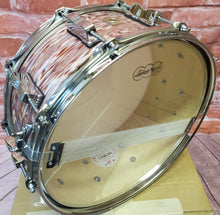 Load image into Gallery viewer, Ludwig Classic Maple 6.5x14&quot; Vintage Pink Oyster Snare Drum | NEW Authorized Dealer
