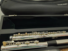 Load image into Gallery viewer, Pearl Pre-Order Flute Quantz 665 Series Offset G/B-Foot/Closed Hole +Cleaning Kit&amp;Case 2-Day Ship Auth Dealer
